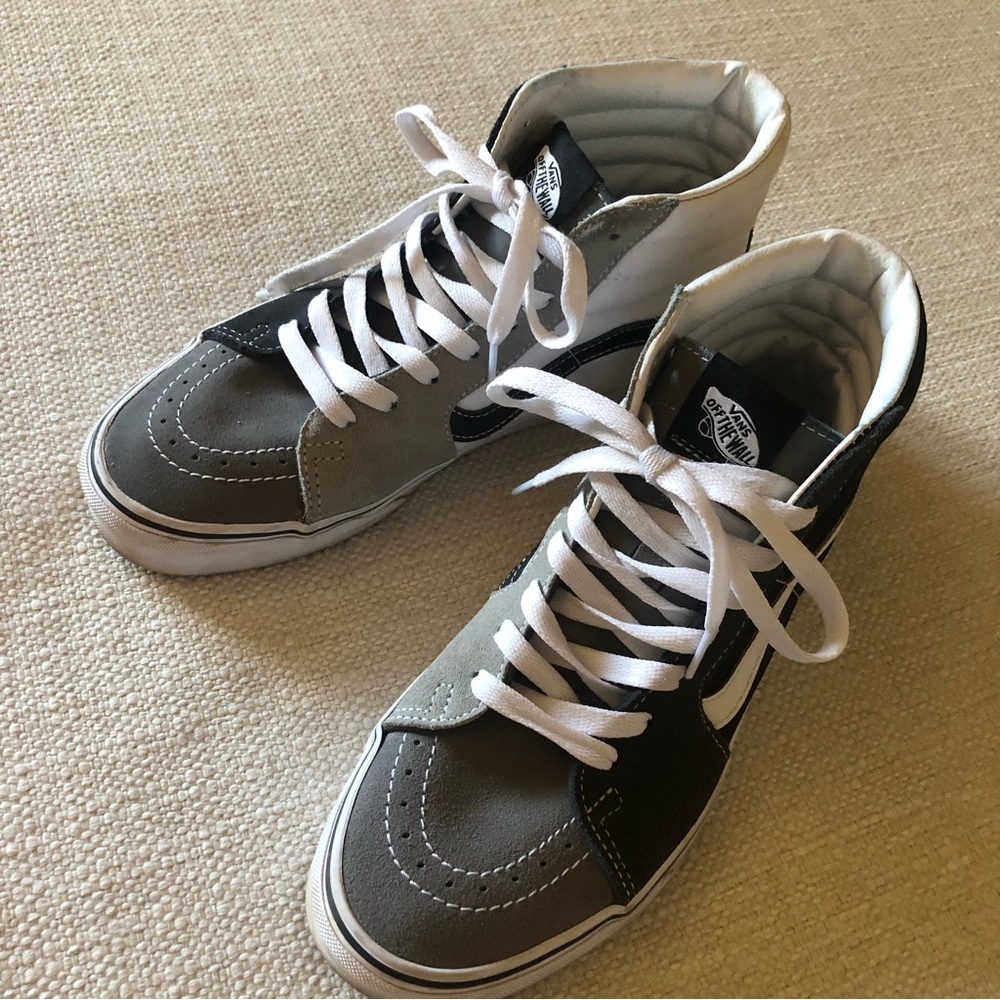 VANS HiTop Sneakers Skater style ~ sz 8 1/2 or Men’s sz 7 ~ Grey White Black